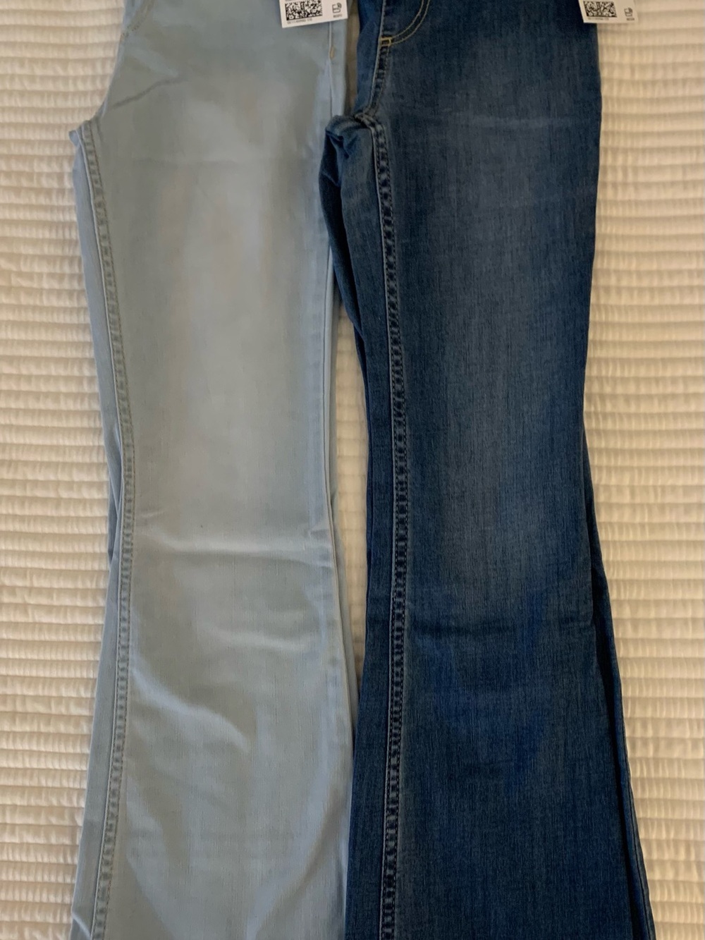 H&M Girls Two-Pack Superstretch Denim— Light Blue & Dark Blue, size 8
